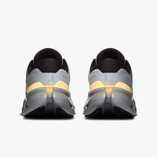 On Cloudrunner 3 