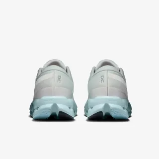 On Cloudsurfer 2 
