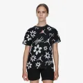 Nike Essential 