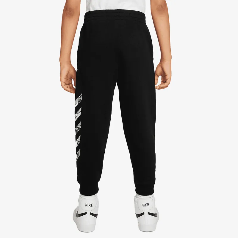 Nike Outside the lines 