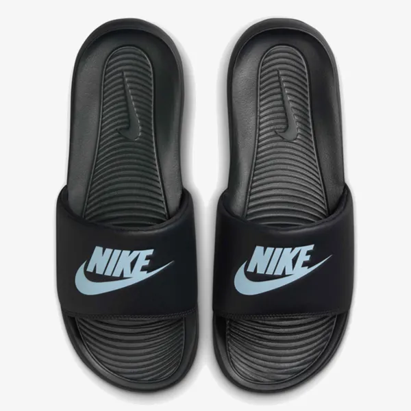 Nike Victori One 