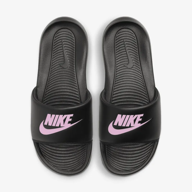 Nike Victori One 