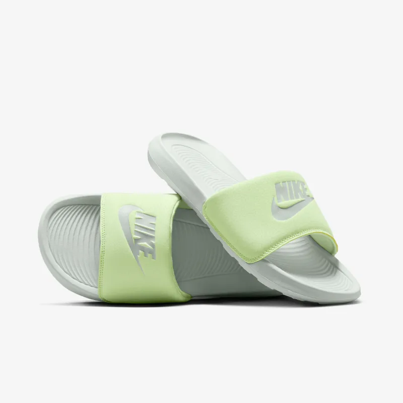 Nike Victori One 