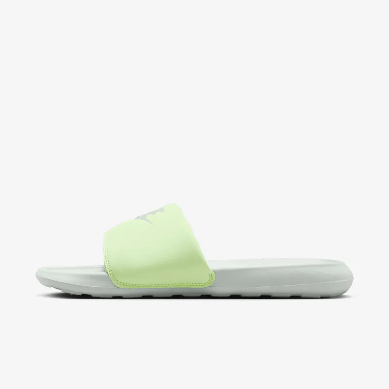Nike Victori One 