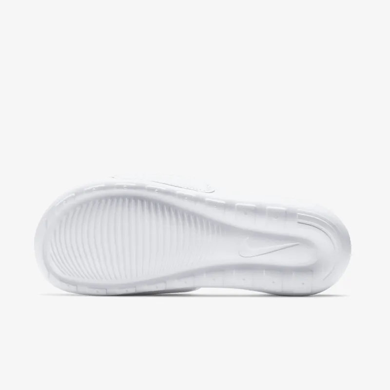 Nike Victori One 