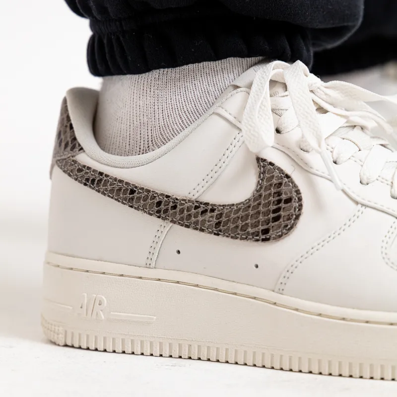 Nike WMNS AIR FORCE 1 '07 REC 