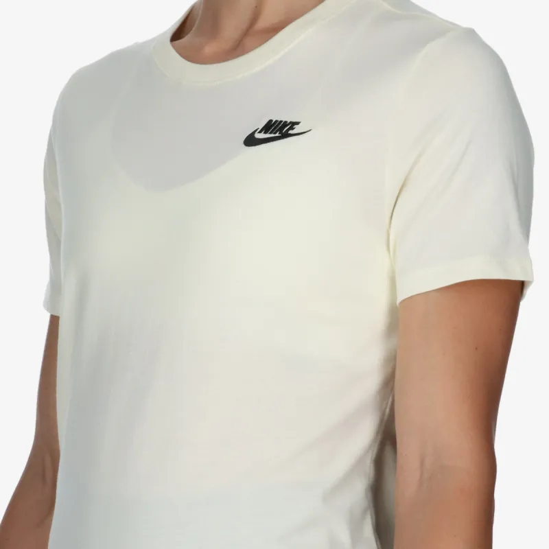 Nike Sportswear Club Essentials 