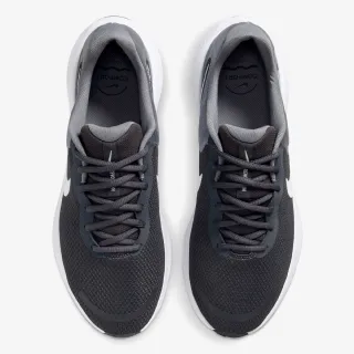 Nike Revolution 7 