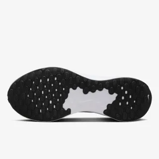 Nike Revolution 7 