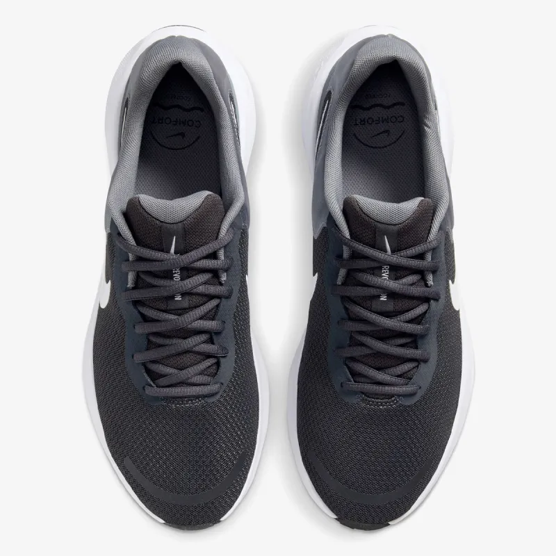Nike Revolution 7 