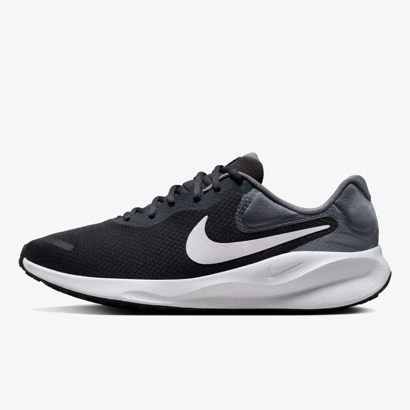 Nike Revolution 7 