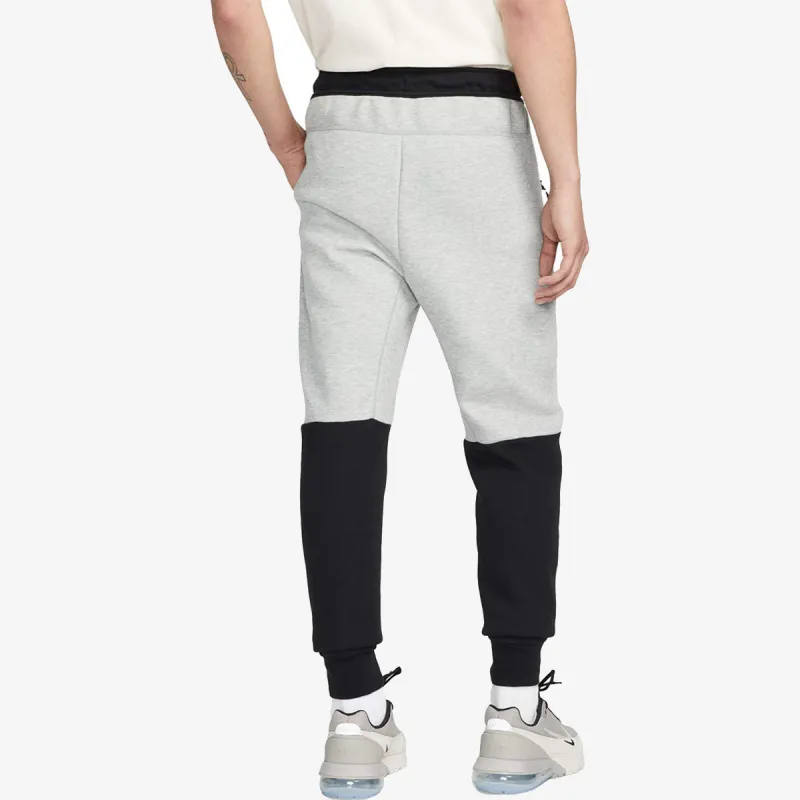 Nike Tech Fleece 