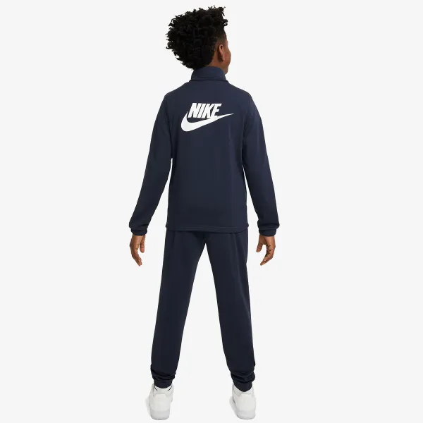 Nike Sportswear Club 