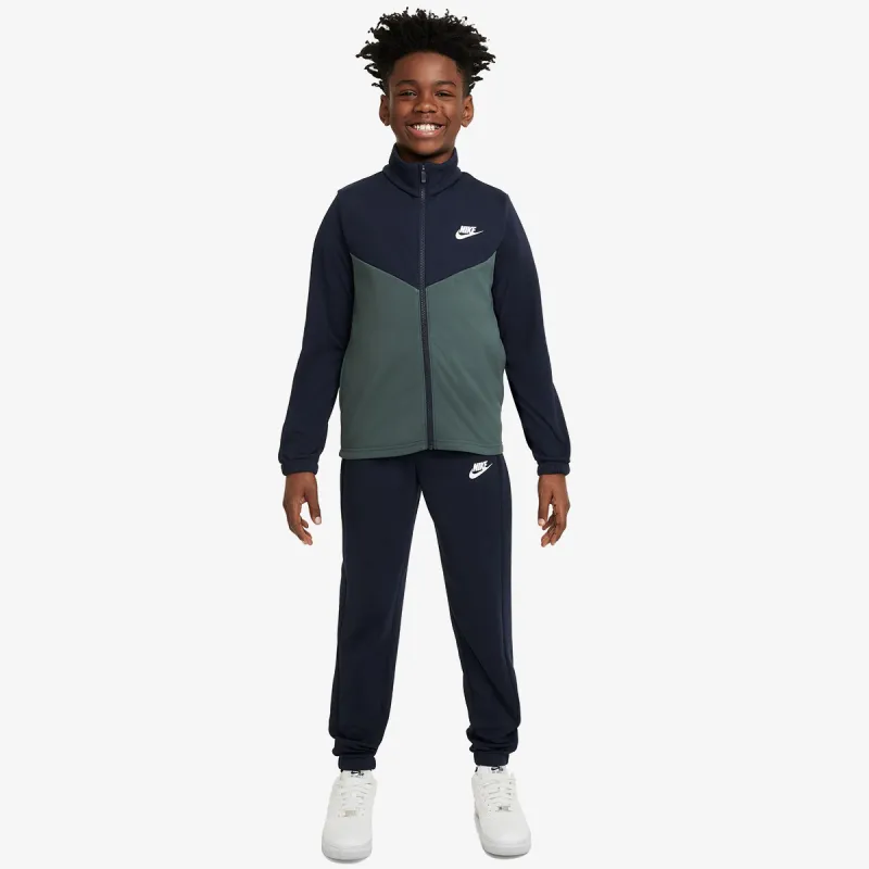 Nike Sportswear Club 