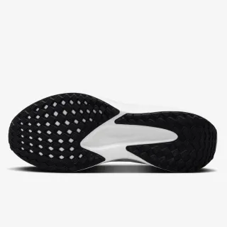 Nike Quest 6 