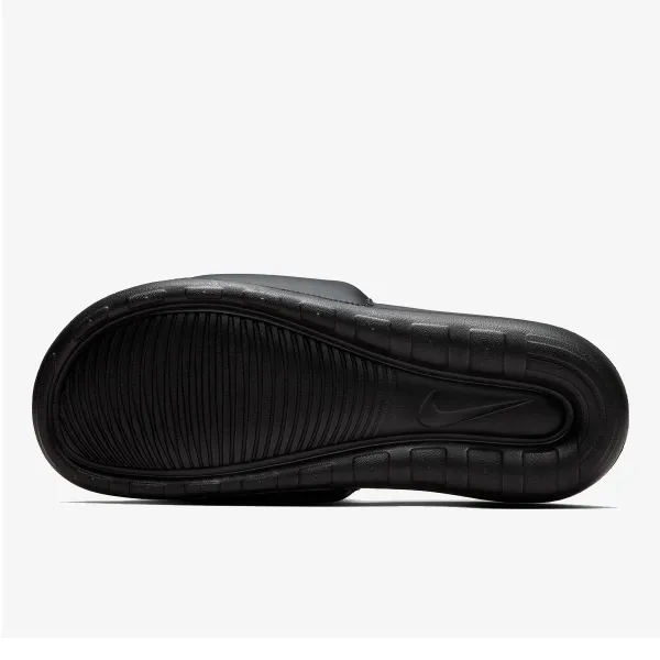 Nike Victori One 