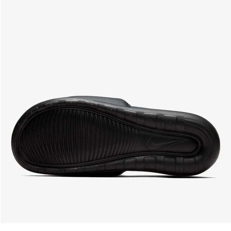 Nike Victori One 