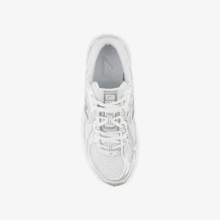 New Balance K 740 