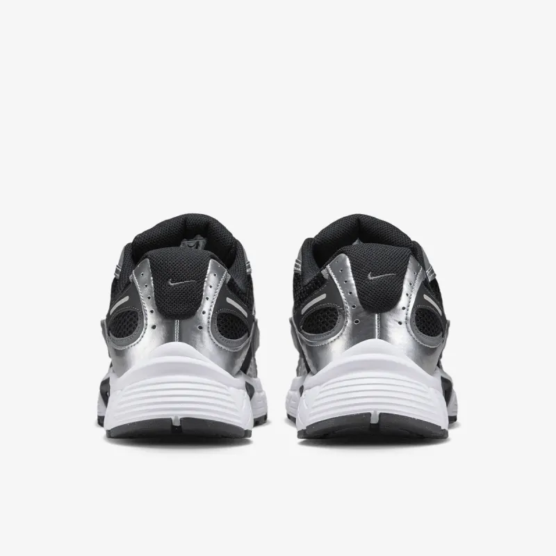 Nike NIKE V5 RNR 