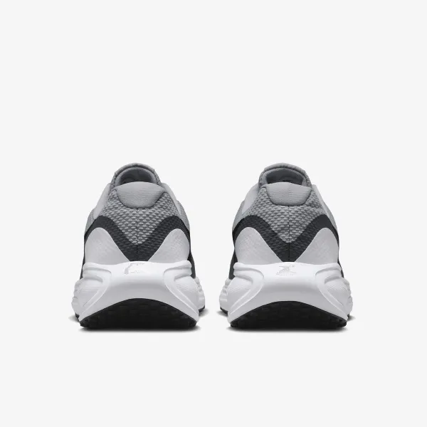 Nike NIKE REVOLUTION 8 