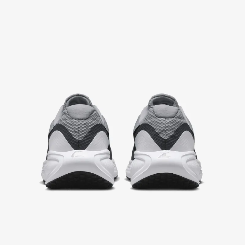 Nike NIKE REVOLUTION 8 