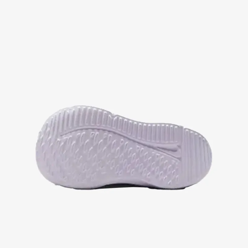 Nike Cosmic Runner 