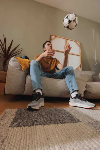 Adidas AVRYN 
