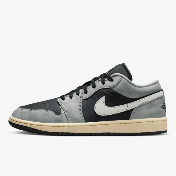 Nike AIR JORDAN 1 LOW SE 