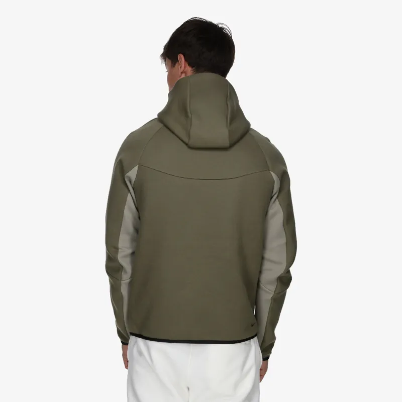 Nike Tech 