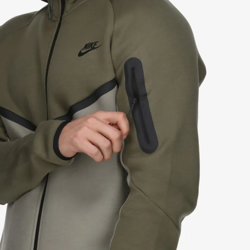 Nike Tech 