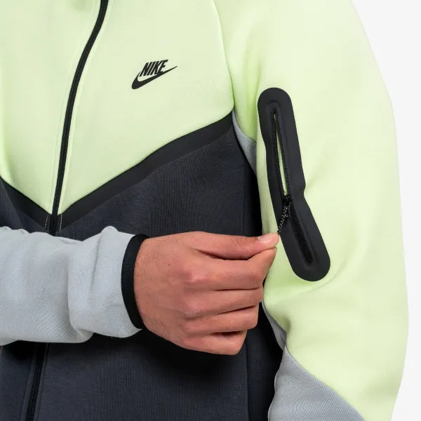 Nike Tech Fleece 