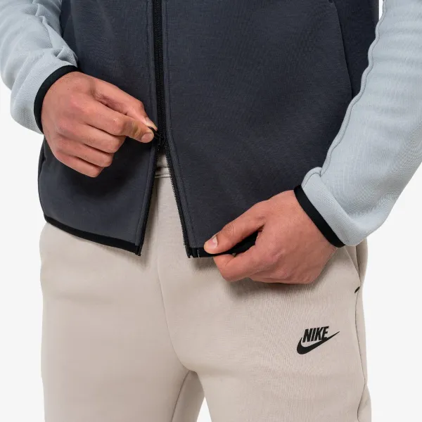 Nike Tech Fleece 