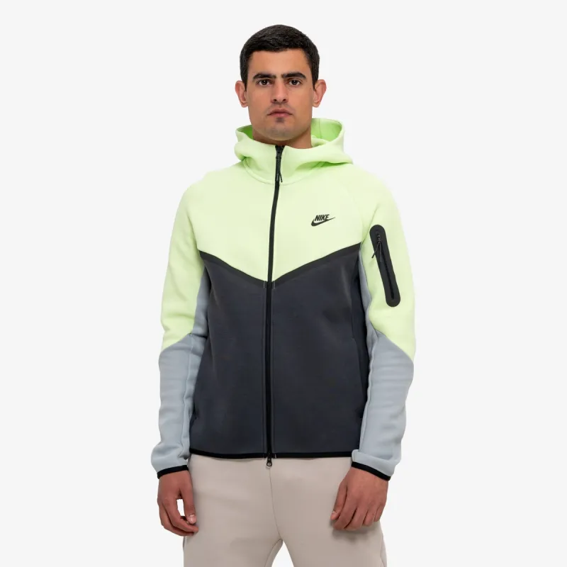 Nike Tech Fleece 