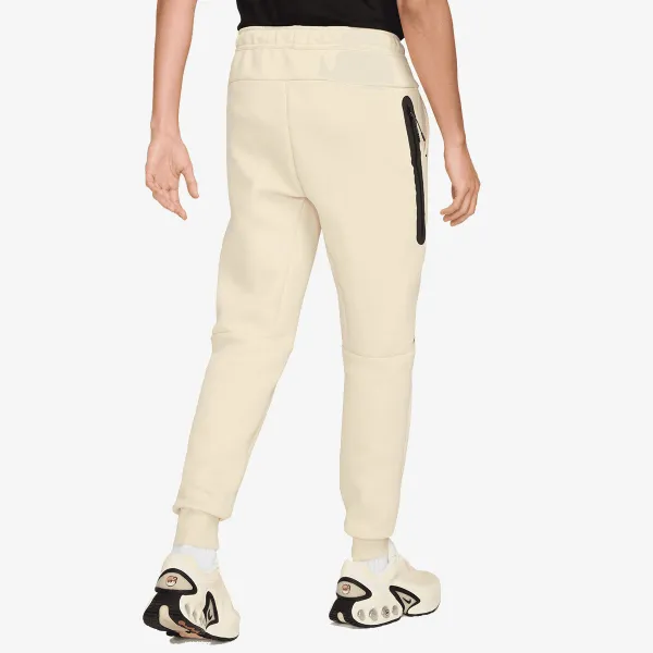 Nike Tech 