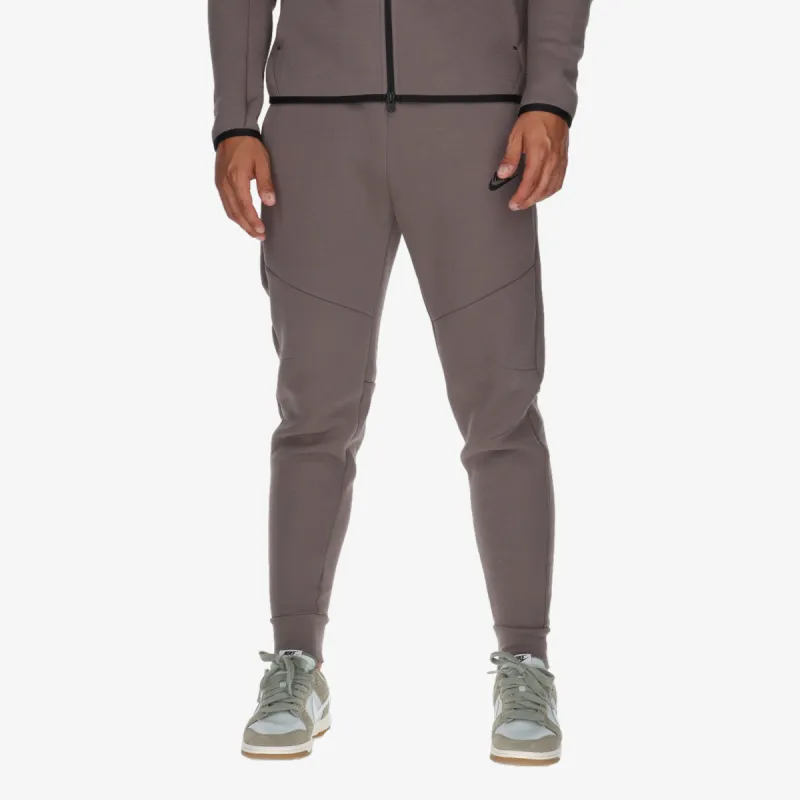 Nike M NK TCH FLC JGGR 