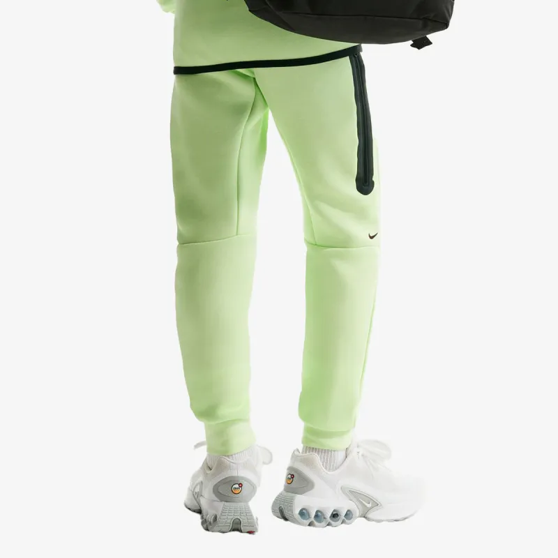 Nike Sportswear Tech Fleece 