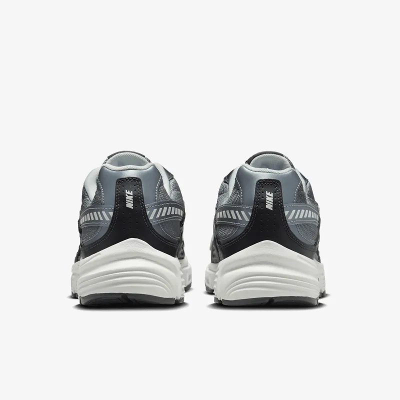 Nike NIKE INITIATOR SC 