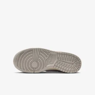 Nike Dunk Low SE 