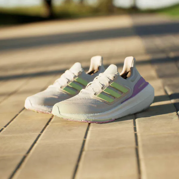 adidas ULTRABOOST LIGHT W 