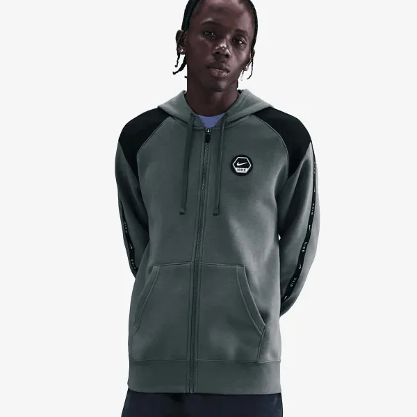 Nike Sportswear 