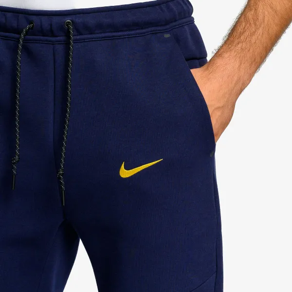 Nike FCB M NK TCH FLC JGGR 