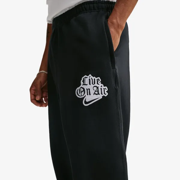 Nike Solo Swoosh 