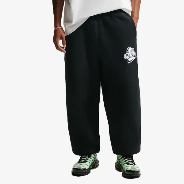 Nike Solo Swoosh 