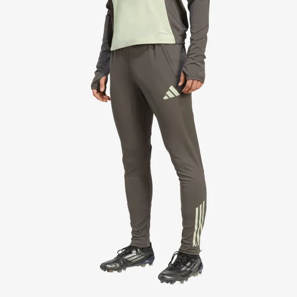 Adidas REAL TR PNT 