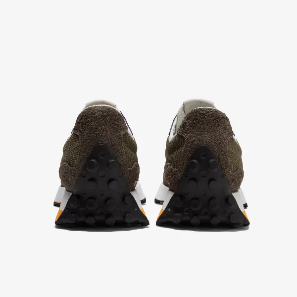 New Balance 327 