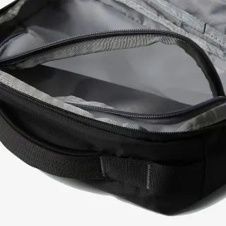 The North Face BASE CAMP VOYAGER TOILETRY KIT 