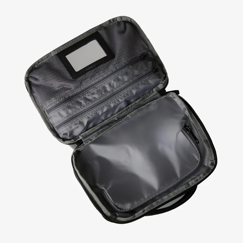 The North Face BASE CAMP VOYAGER TOILETRY KIT 