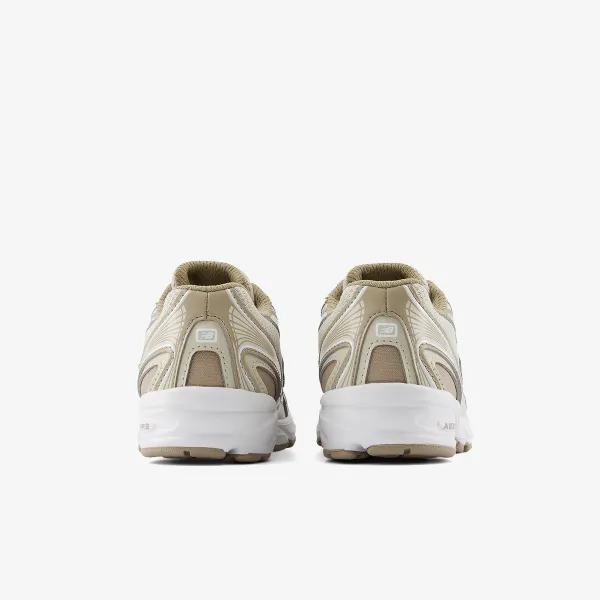 New Balance K 740 