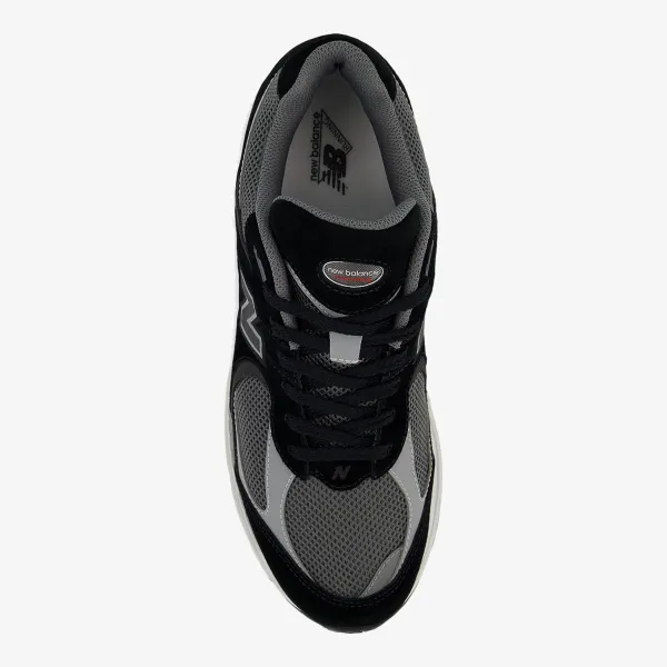 New Balance 2002R 