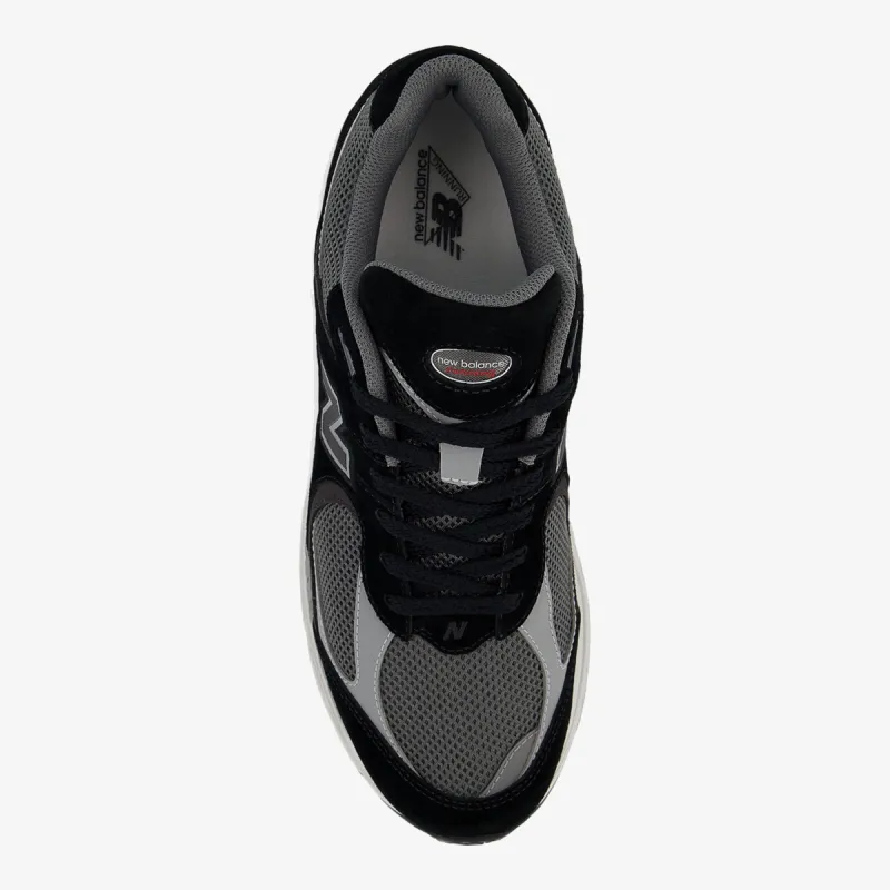 New Balance 2002R 